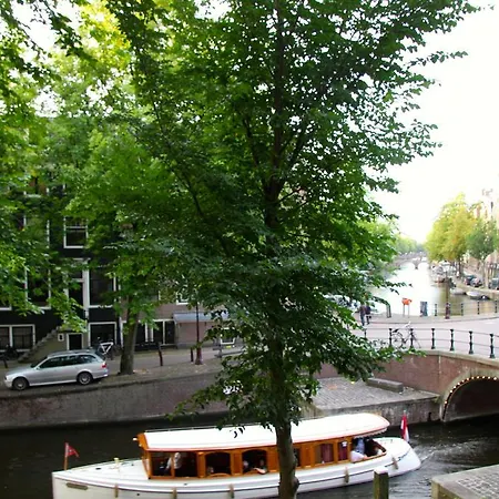 Blossom Bed & Breakfast 4*